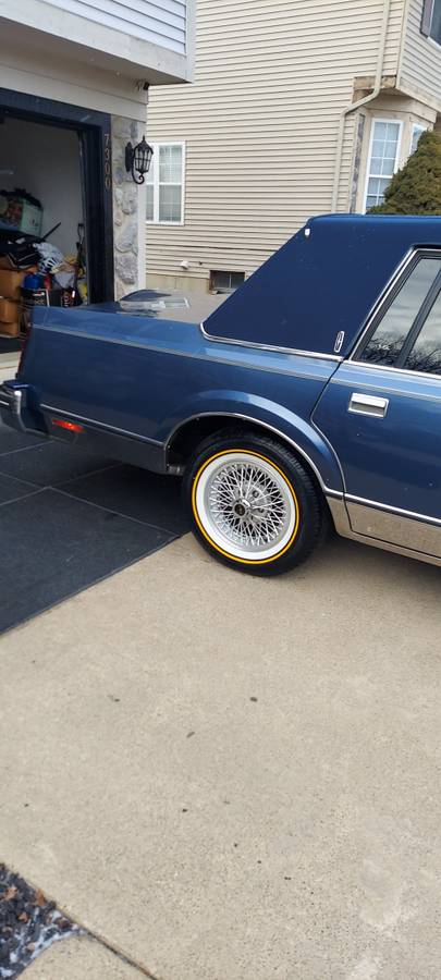 Lincoln-mark-six-1983-blue-2