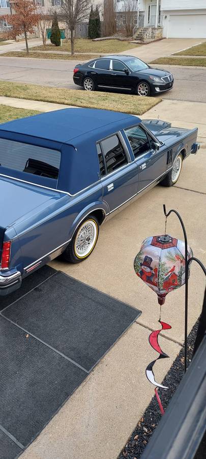Lincoln-mark-six-1983-blue-4