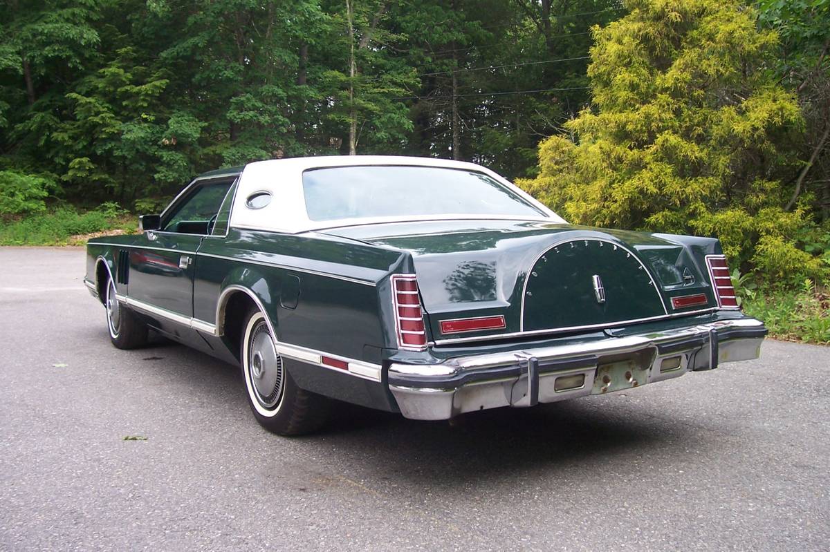 Lincoln-mark-v-1978-green-12