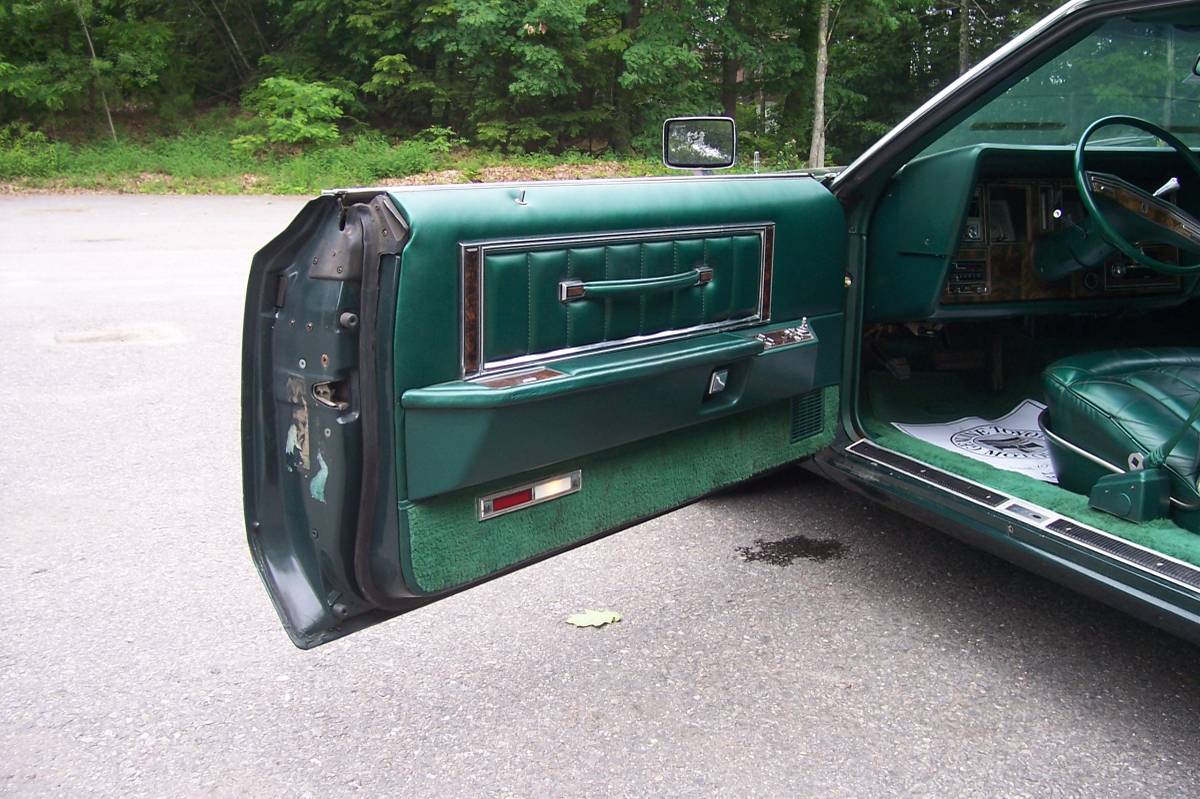 Lincoln-mark-v-1978-green-6