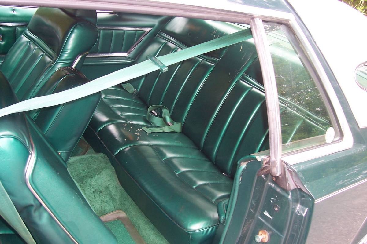 Lincoln-mark-v-1978-green-7