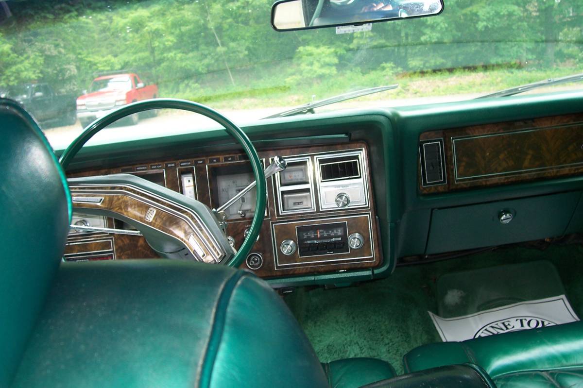 Lincoln-mark-v-1978-green-8