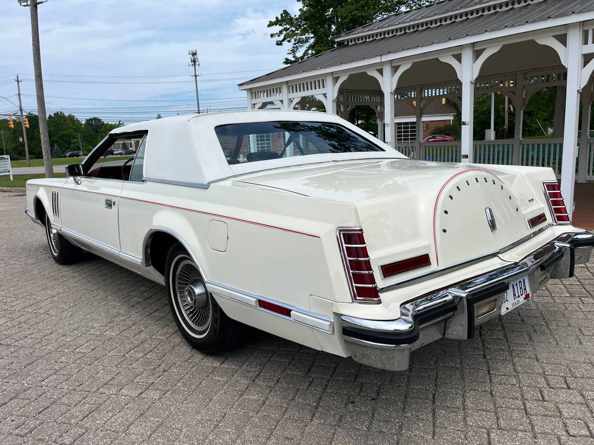 Lincoln-mark-v-1979-3