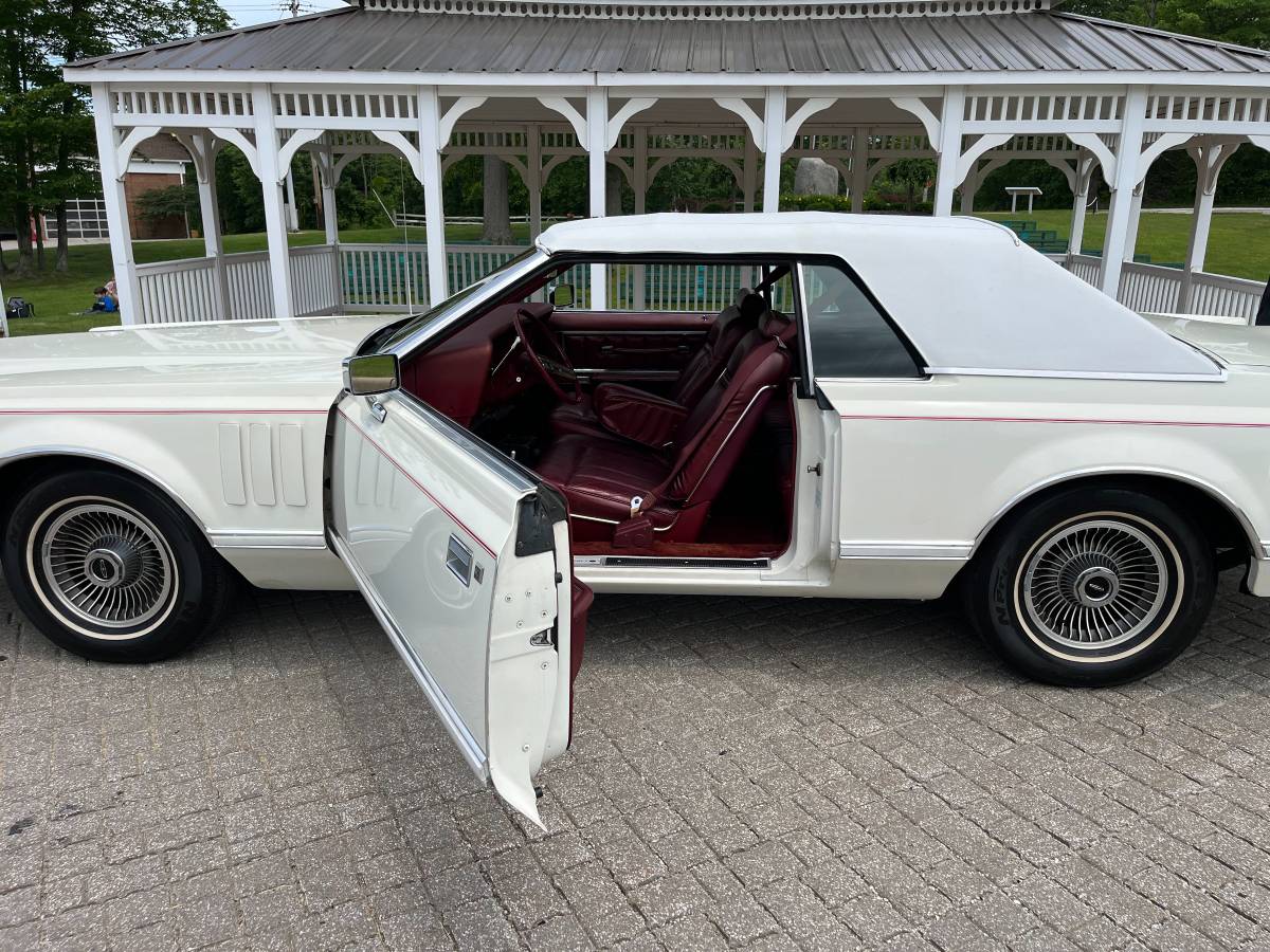 Lincoln-mark-v-1979-4