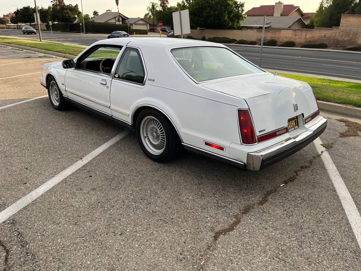 Lincoln-mark-vii-1989-white-12