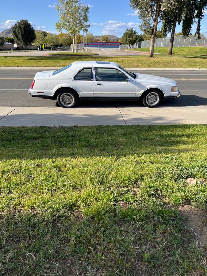 Lincoln-mark-vii-1989-white-13