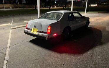 Lincoln-mark-vii-1989-white-15
