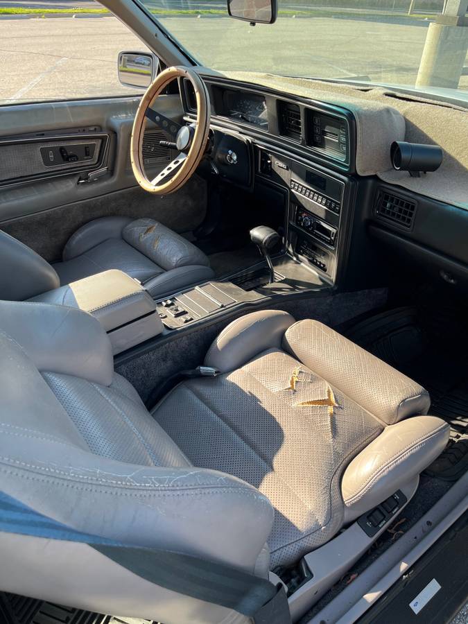 Lincoln-mark-vii-1989-white-5