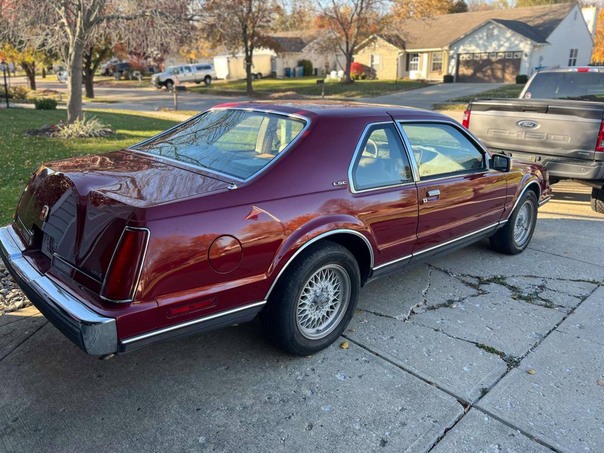 Lincoln-mark-vii-1991-red-3