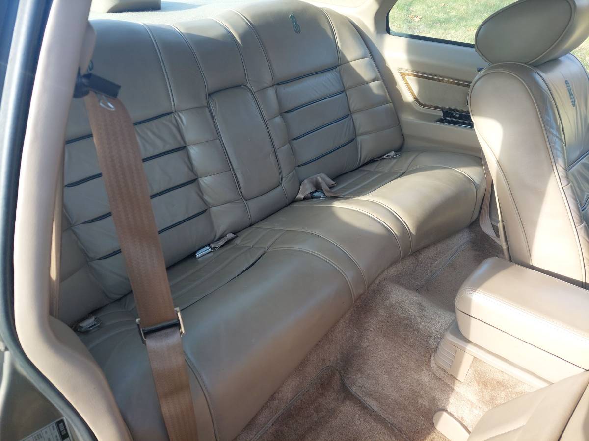 Lincoln-mark-viii-1986-brown-3