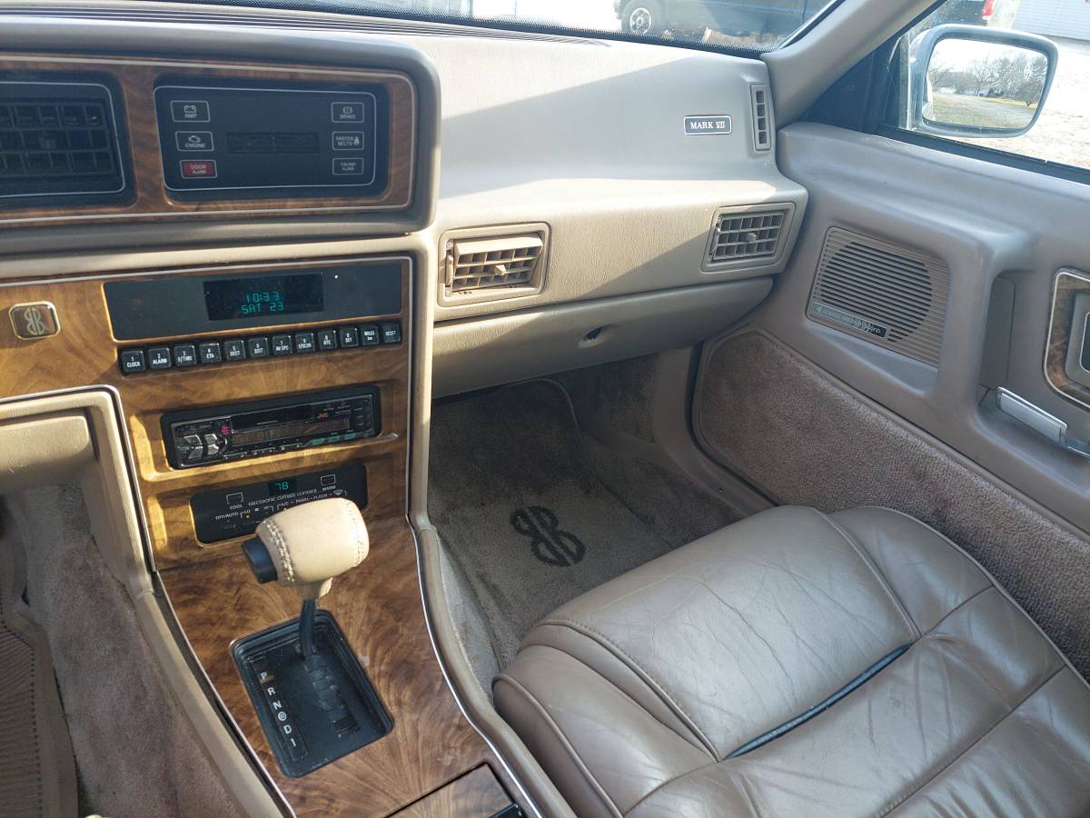 Lincoln-mark-viii-1986-brown-6