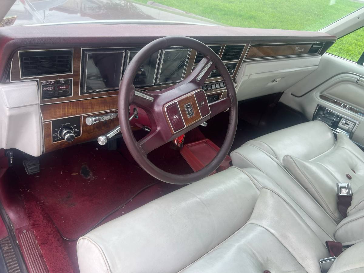 Lincoln-mark-viii-1989-red-11