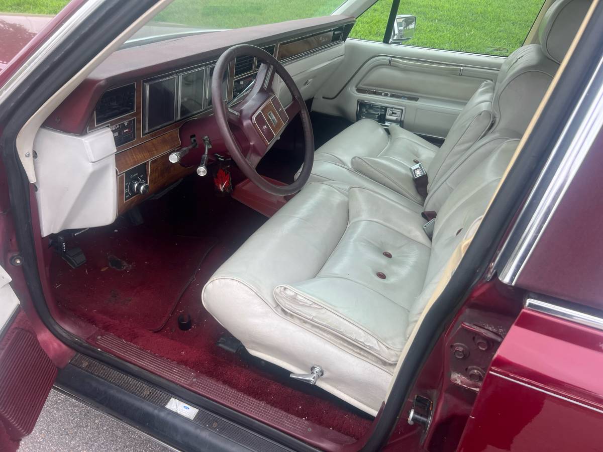 Lincoln-mark-viii-1989-red-14