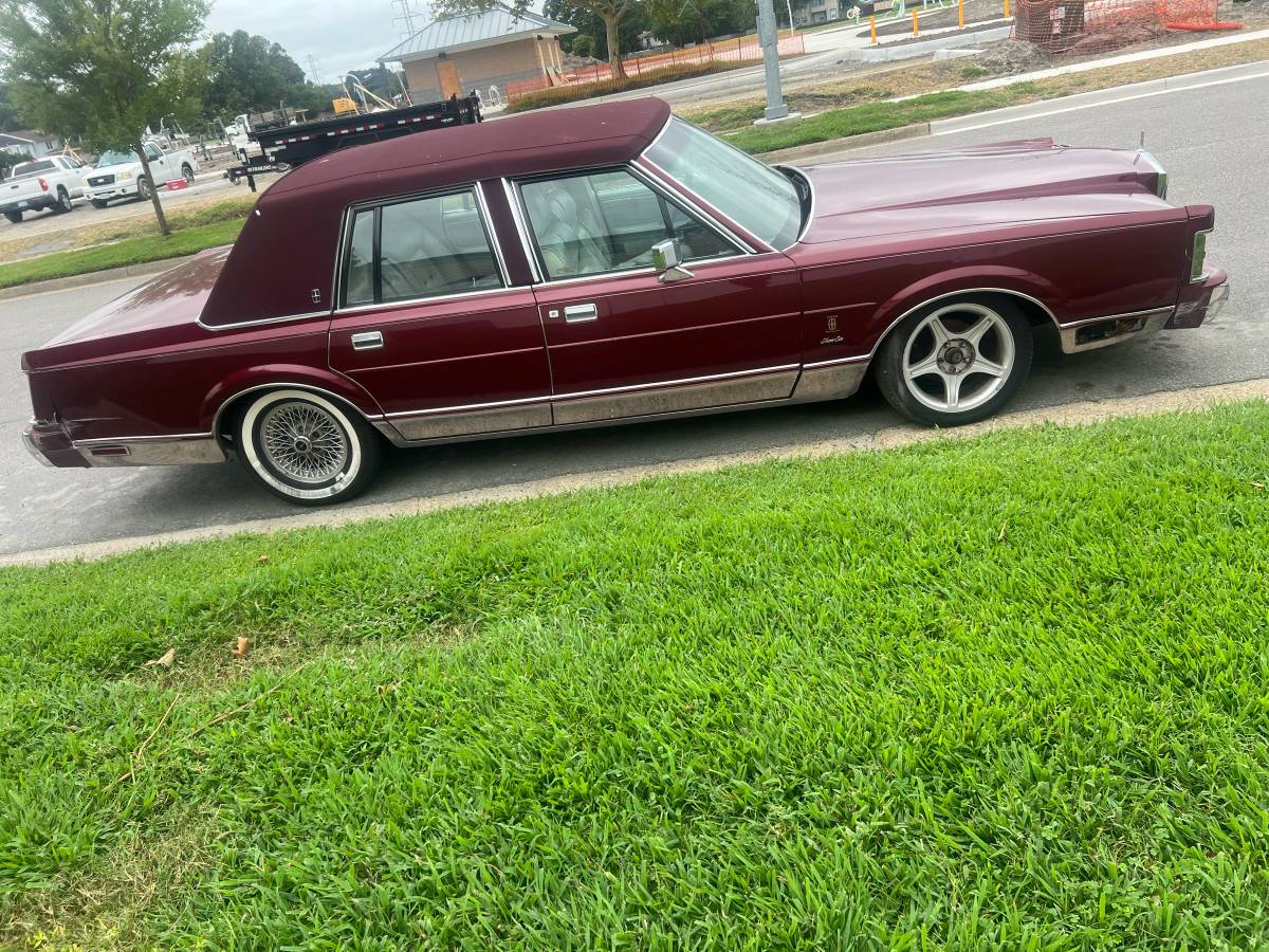 Lincoln-mark-viii-1989-red-4
