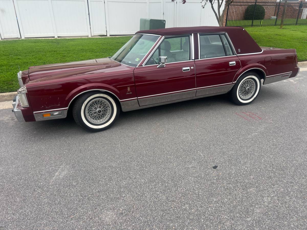 Lincoln-mark-viii-1989-red-8