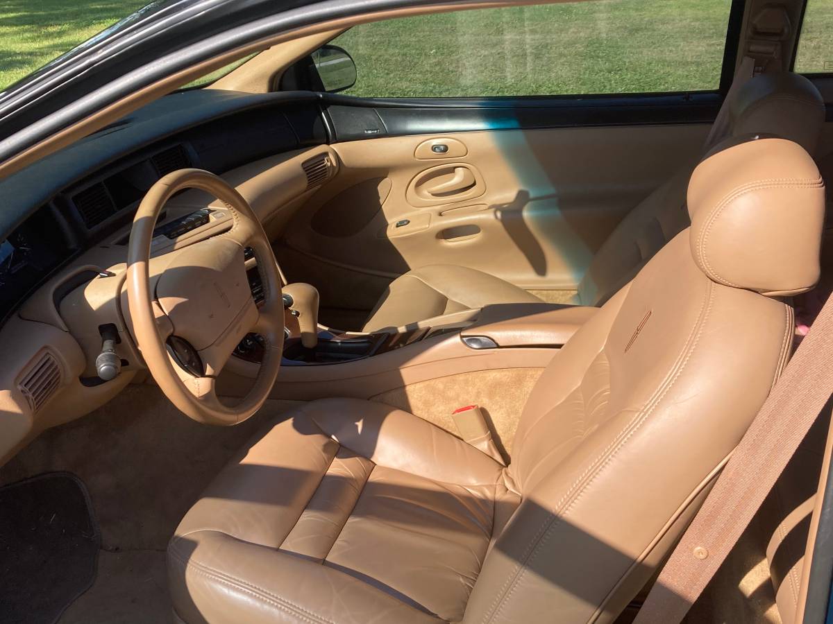 Lincoln-mark-viii-1993-3