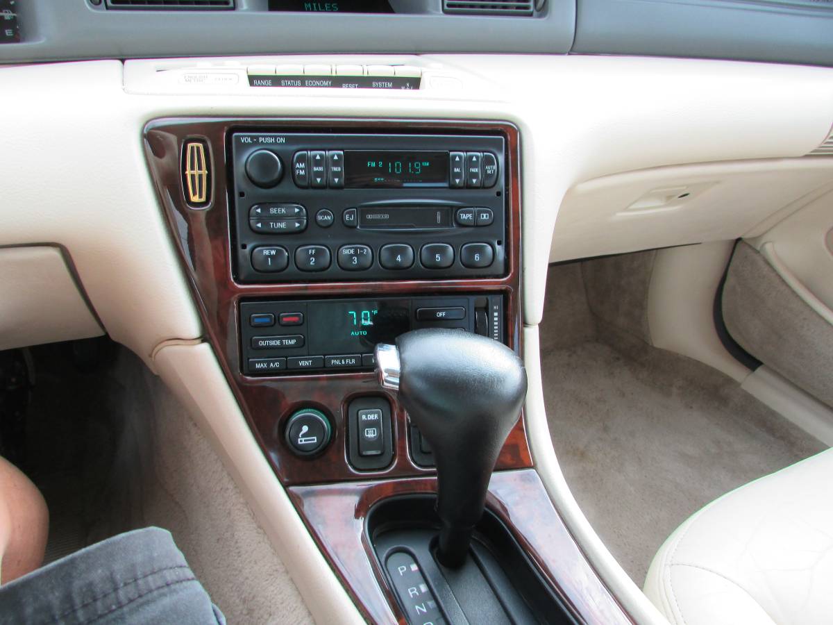 Lincoln-mark-viii-1995-11