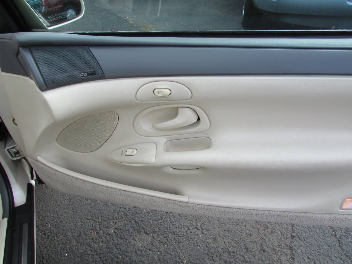 Lincoln-mark-viii-1995-16