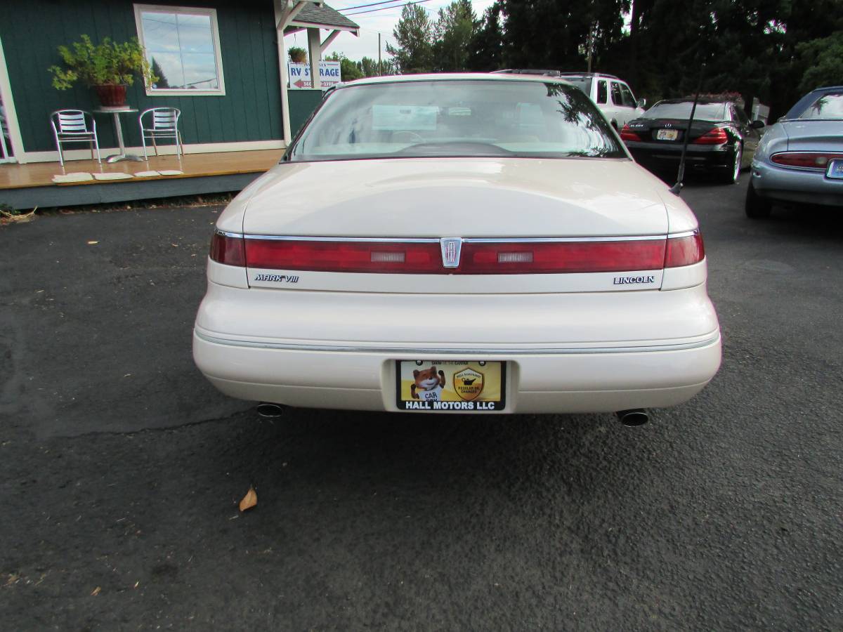 Lincoln-mark-viii-1995-4