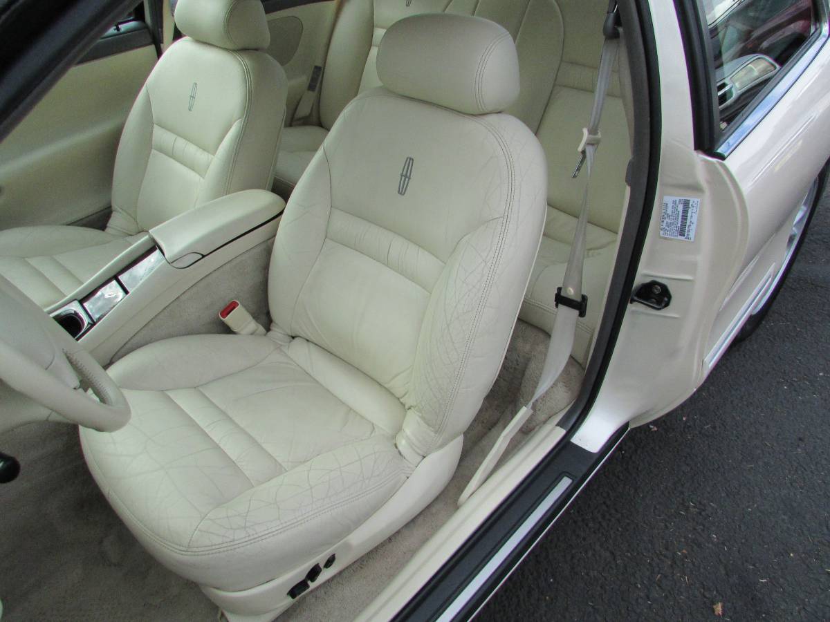 Lincoln-mark-viii-1995-7