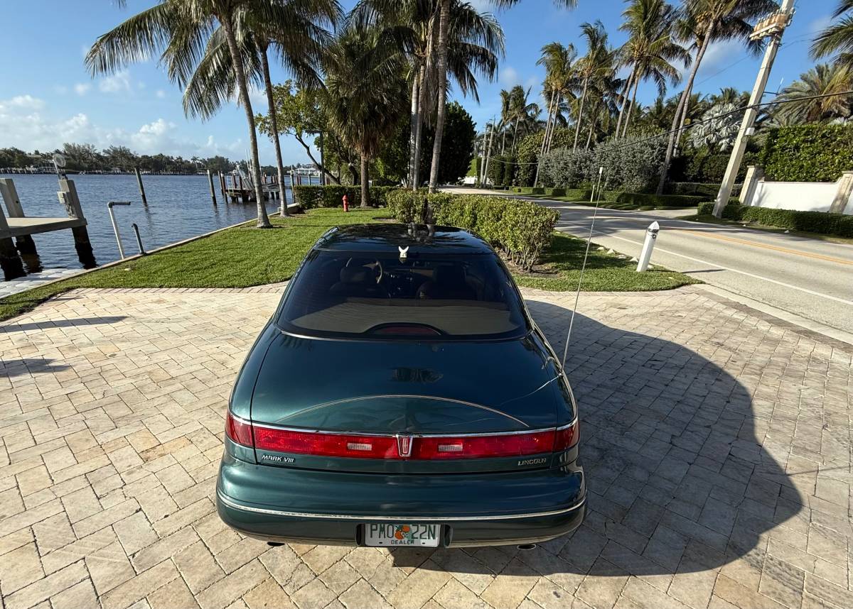 Lincoln-mark-viii-1995-green-1