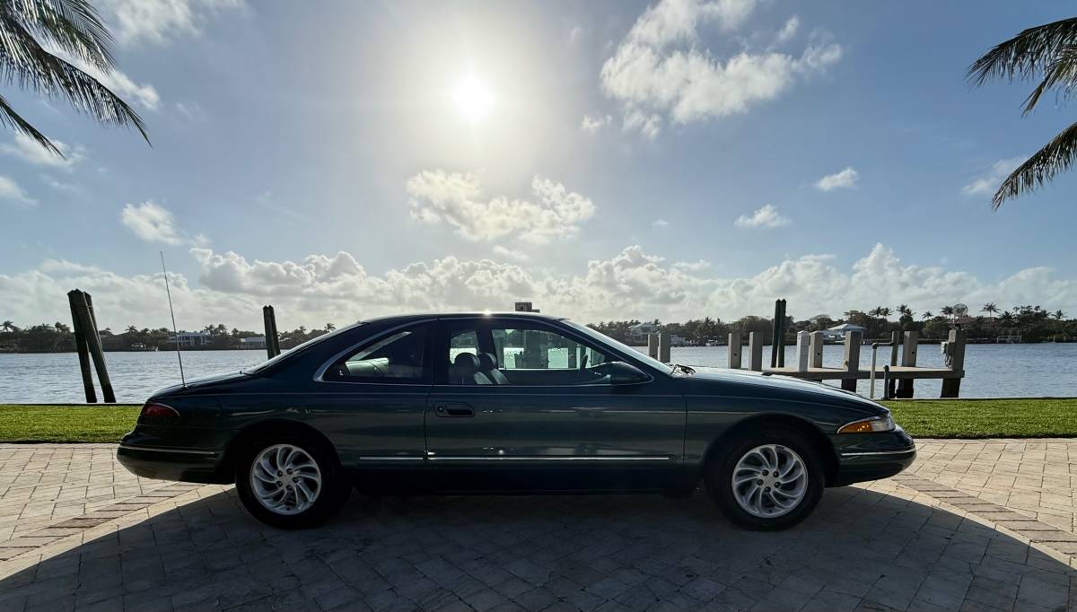 Lincoln-mark-viii-1995-green-18