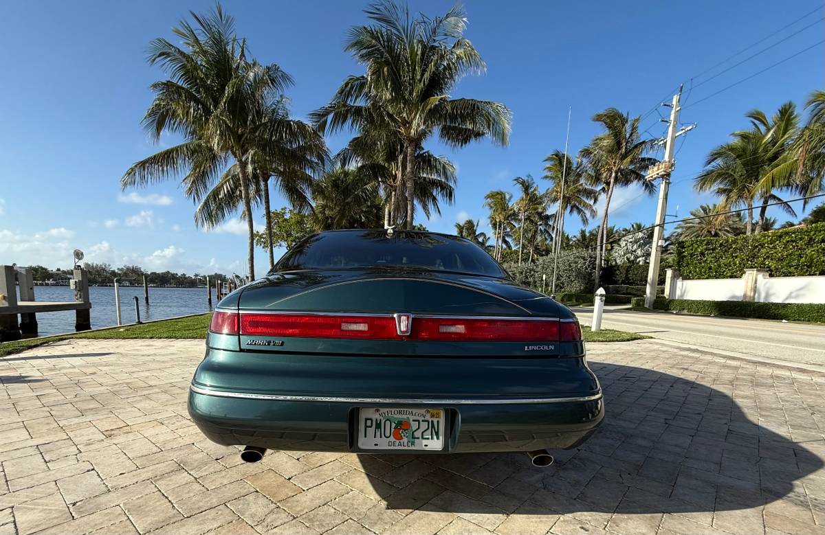 Lincoln-mark-viii-1995-green-2