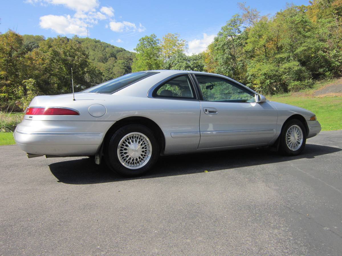 Lincoln-mark-viii-1995-silver