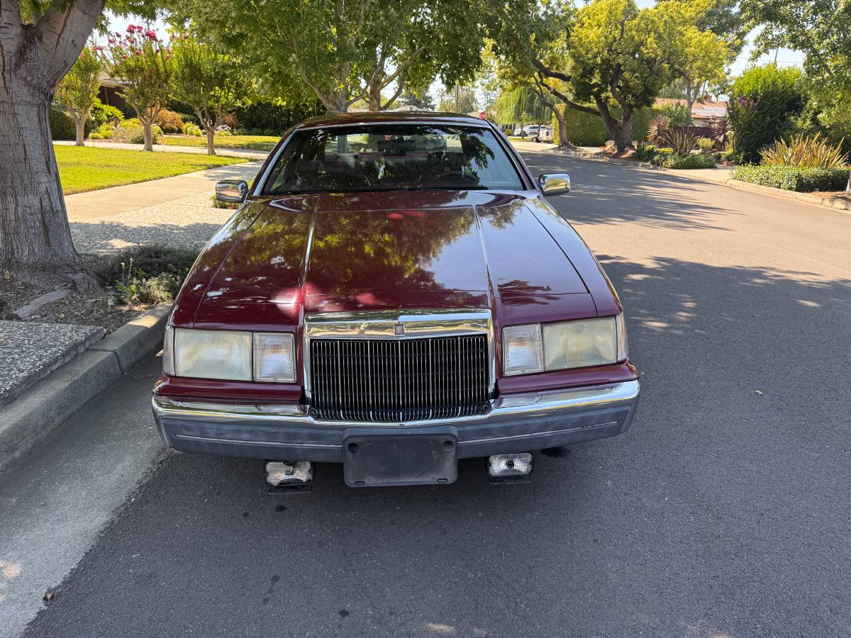 Lincoln-mark-vll-1991-red-1