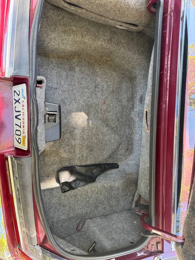 Lincoln-mark-vll-1991-red-13