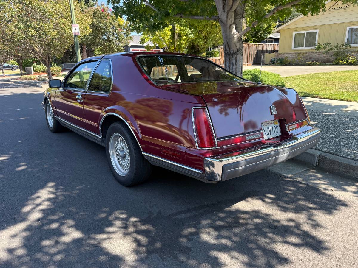 Lincoln-mark-vll-1991-red-2