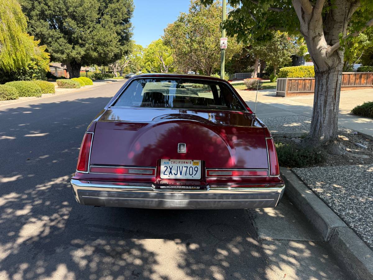 Lincoln-mark-vll-1991-red-3