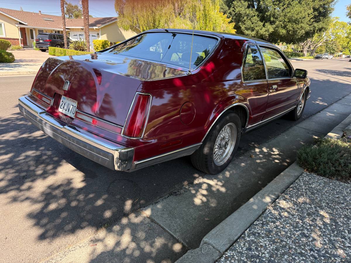 Lincoln-mark-vll-1991-red-4