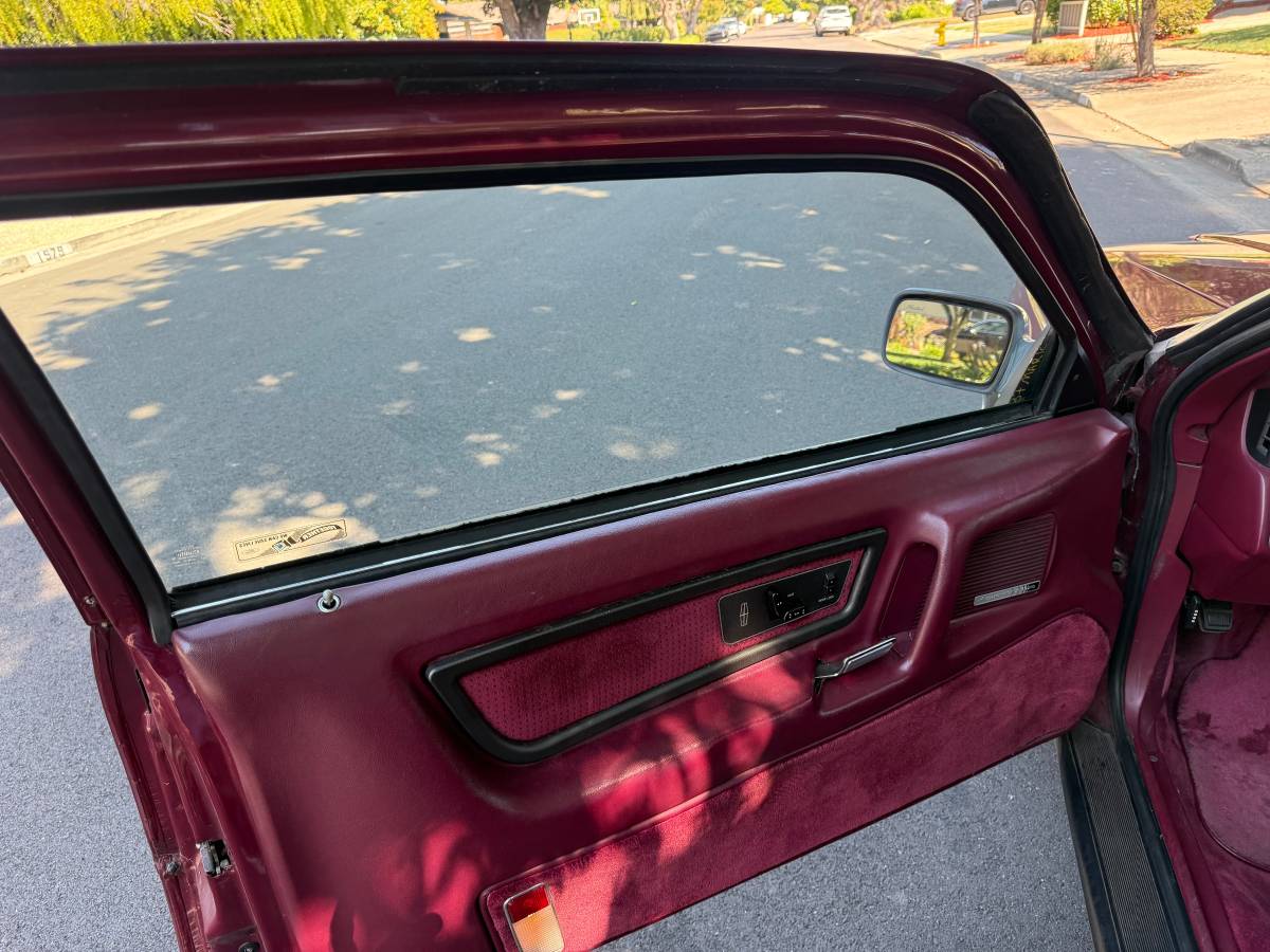 Lincoln-mark-vll-1991-red-5