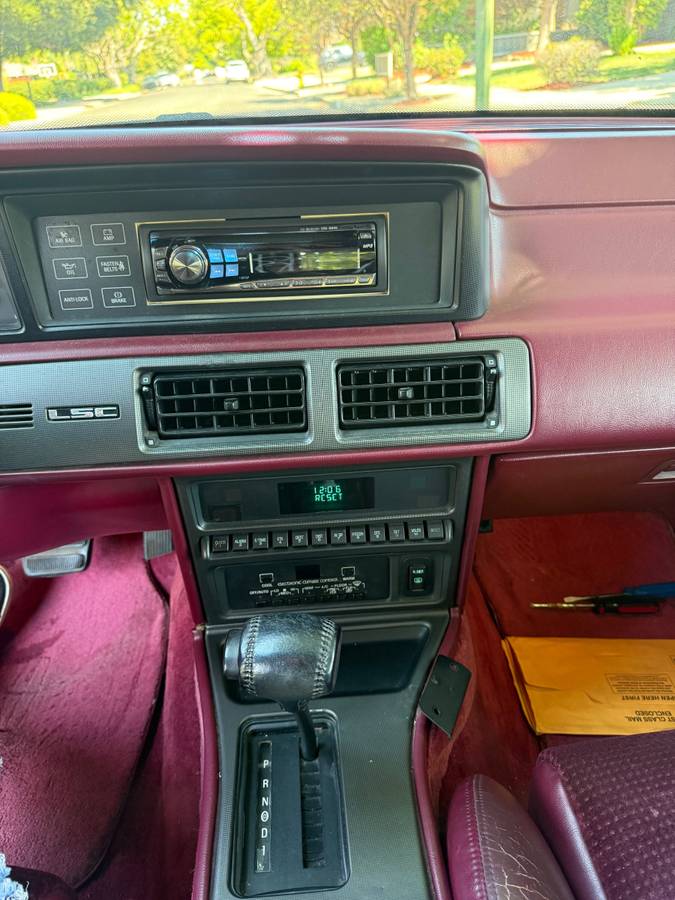Lincoln-mark-vll-1991-red-6