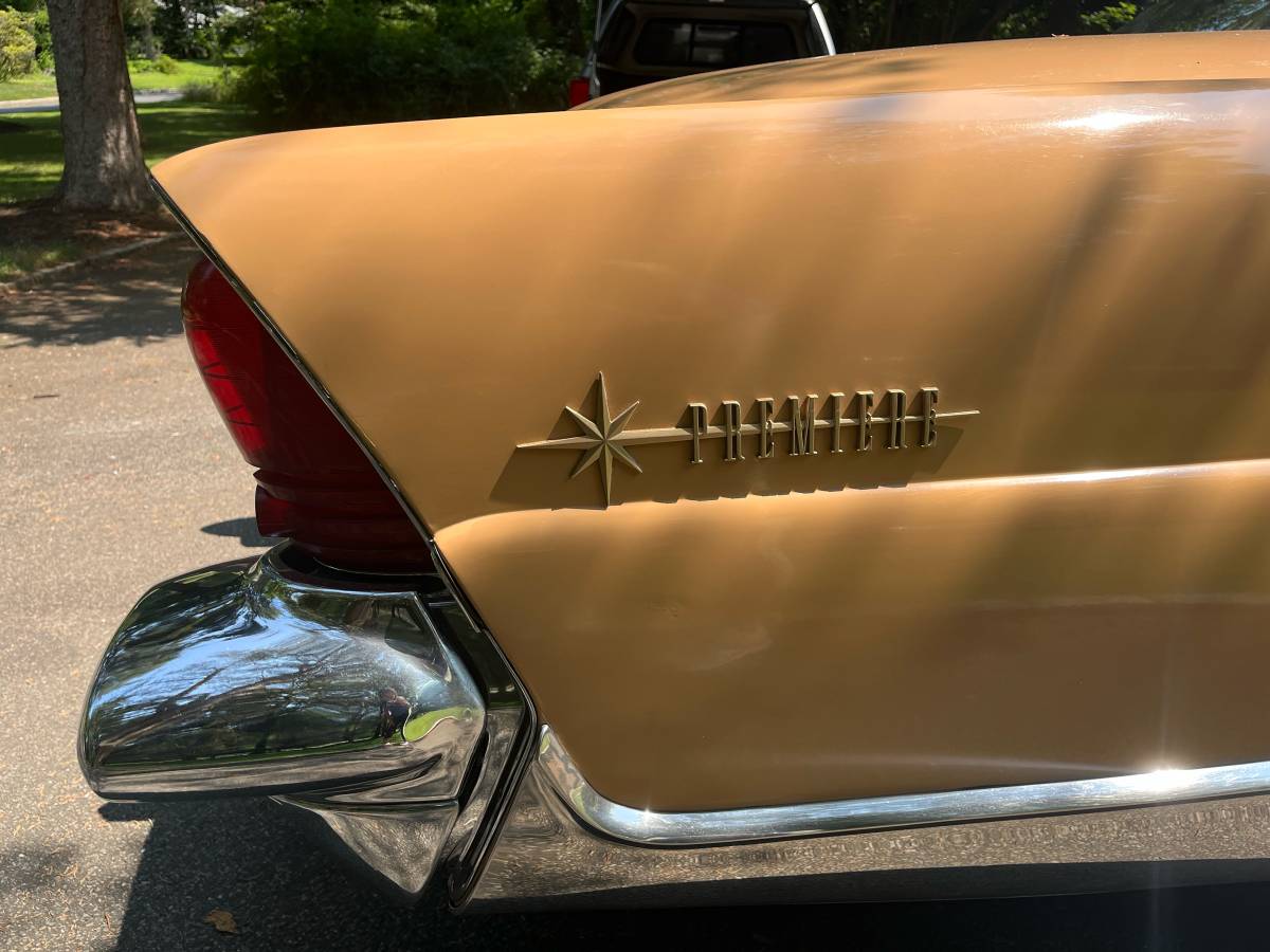 Lincoln-premiere-1956-brown-15