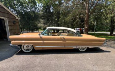 Lincoln-premiere-1956-brown