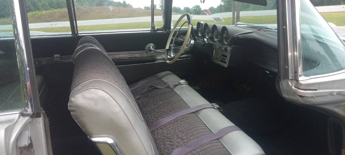 Lincoln-premiere-2-drhdtp-coupe-1960-silver-7