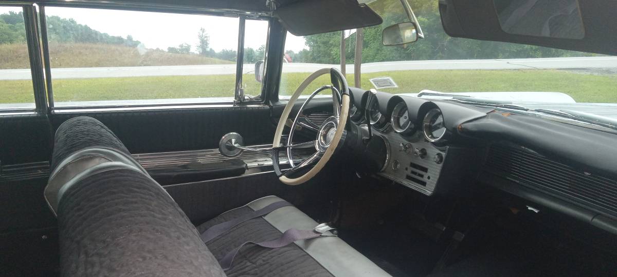 Lincoln-premiere-2-drhdtp-coupe-1960-silver-8