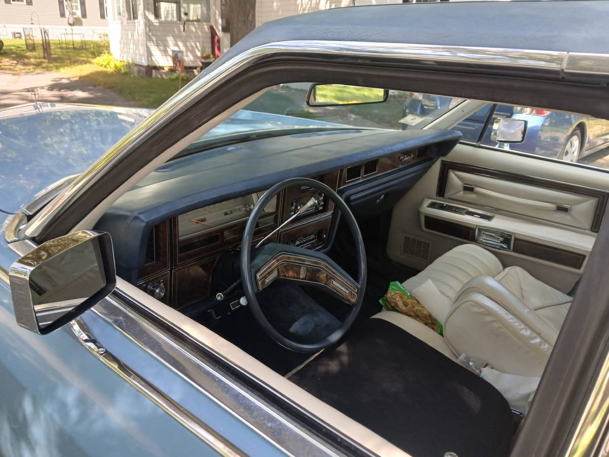 Lincoln-town-car-1979-2