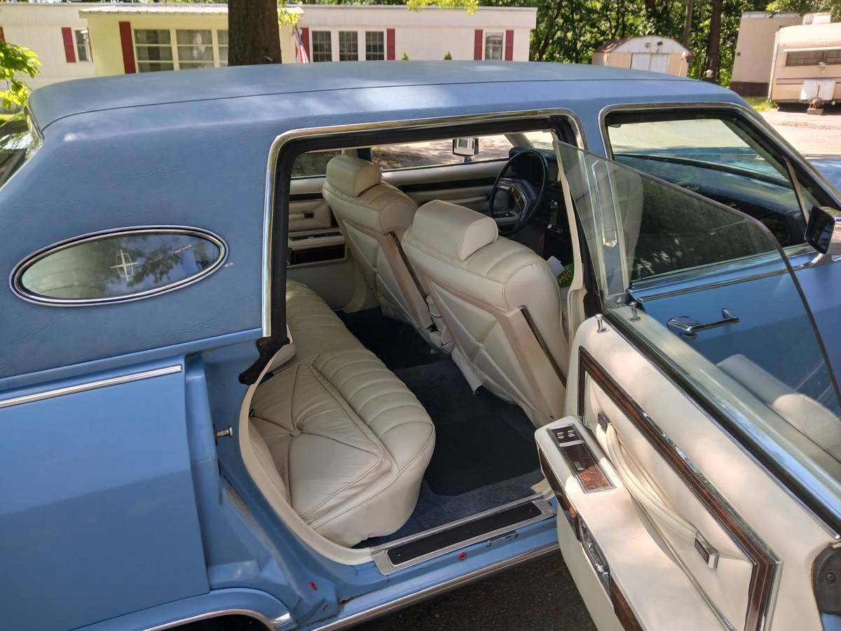Lincoln-town-car-1979-5