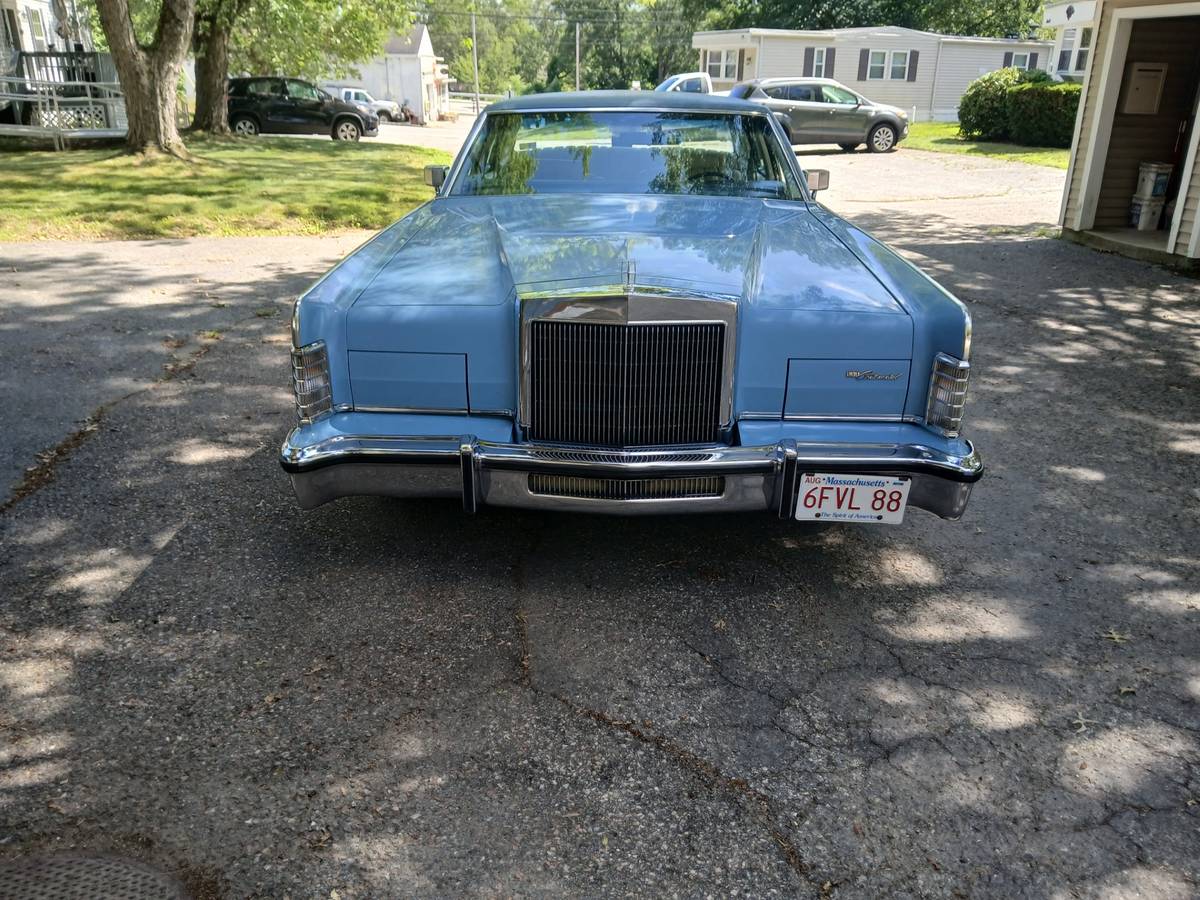 Lincoln-town-car-1979-6
