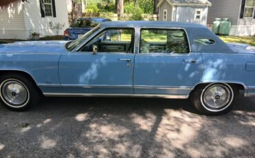 Lincoln-town-car-1979-7