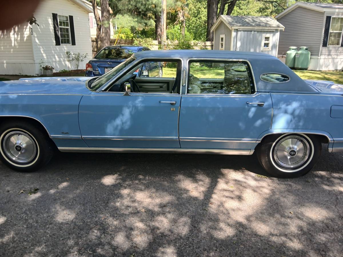 Lincoln-town-car-1979-7