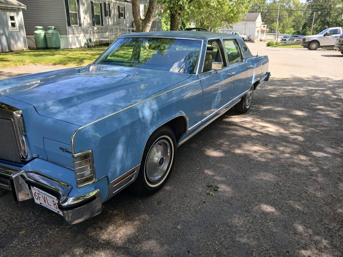 Lincoln-town-car-1979-8