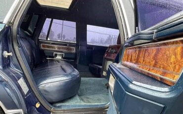 Lincoln-town-car-1982-black-11