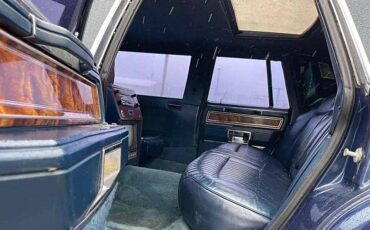 Lincoln-town-car-1982-black-9