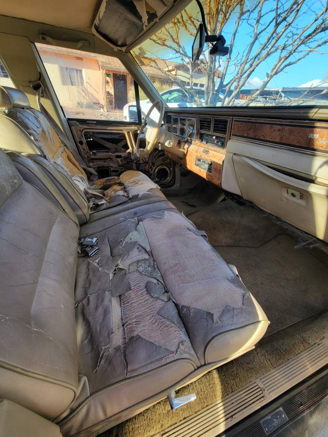 Lincoln-town-car-1986-brown-5