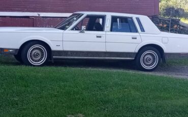 Lincoln-town-car-1989-white-1