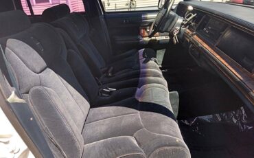 Lincoln-town-car-1990-white-10